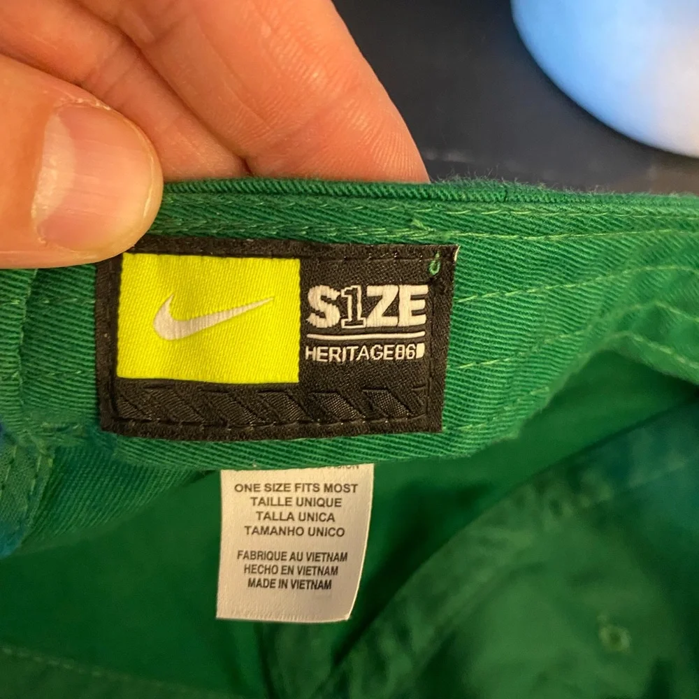 Nike Oregon Ducks Heritage86 Puddles Green‎ Basketball HAT CAP.